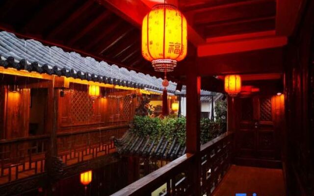 Wuji Parkjing Inn (Lijiang Ancient City Shop)