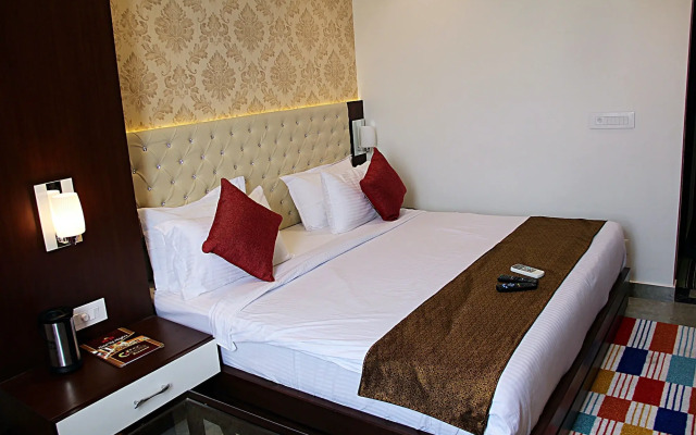 Hotel Taj Heights
