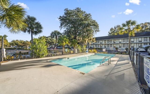 Charleston Creekside Inn