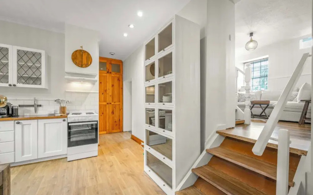 Stylish 3 Bedroom Townhouse - Hobart CBD