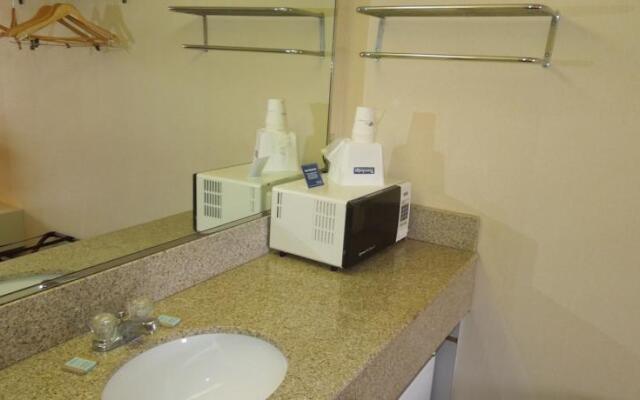 Travelodge Virginia Beach Bay Beach