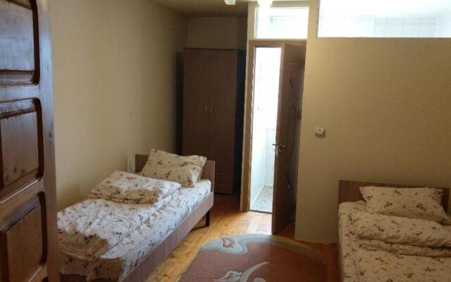 Lary Hostel