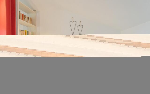 La Mansarda in Como With 3 Bedrooms and 2 Bathrooms