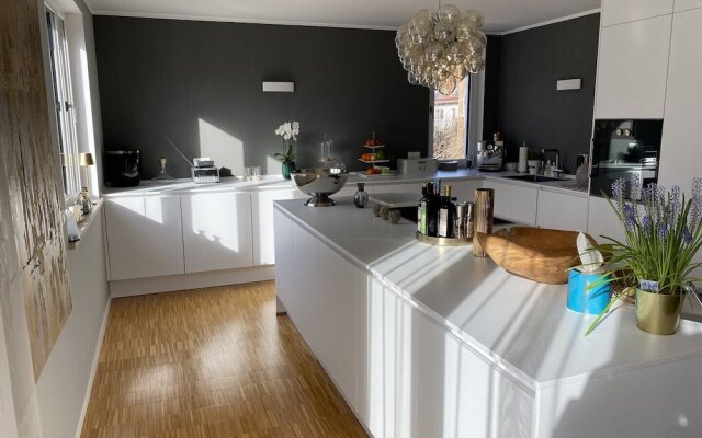 Beautiful 3-bed Apartment in Munchen