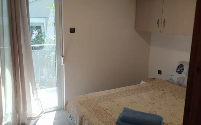 Marousi Comfy Apartment With Balcony