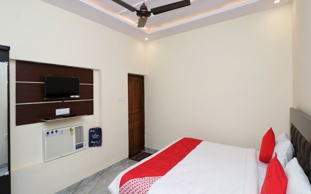 OYO 22621 The Pal's Inn