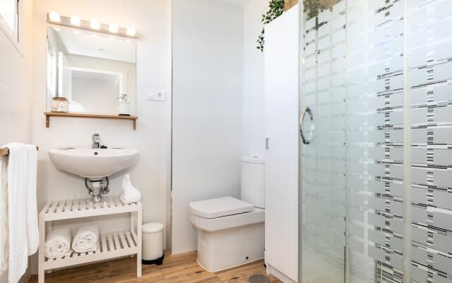 Almirante 903 JUST ON THE BEACH