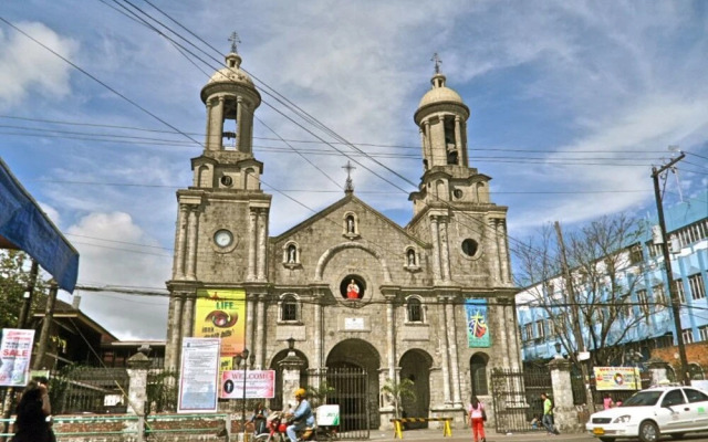 Mahogany Tourist Inn
