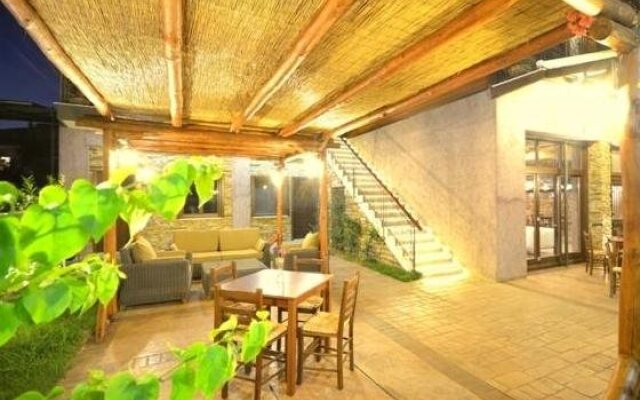 Polys Guest House