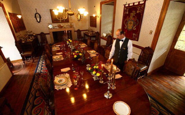 Hotel Hacienda los Lingues