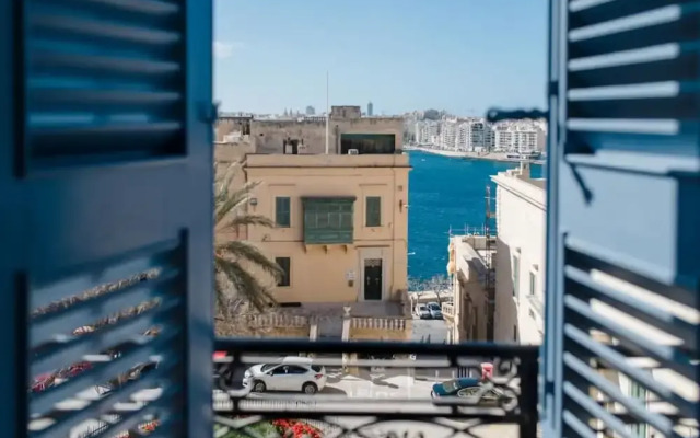 Luxury 2BR Valletta Apartment - Square Sea View