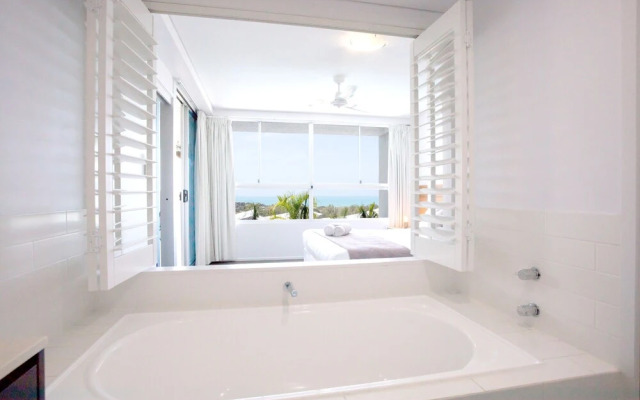 Stunning Sea Views Azura 7 Airlie & Wifi