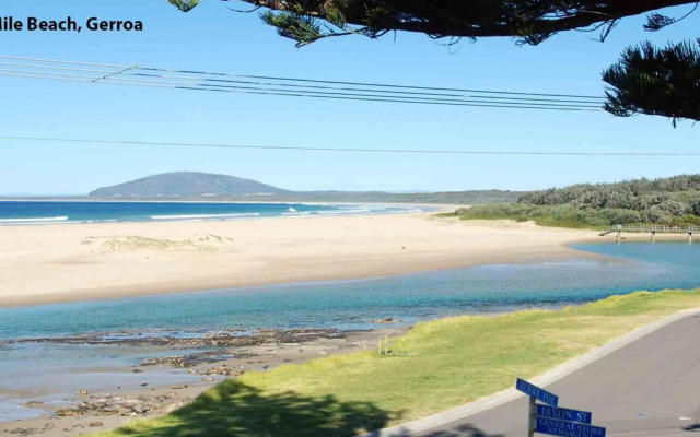 ONE TREE Gerroa 4pm check out Sundays