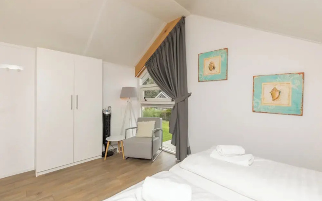 Beachside Modern Holiday Home for 6