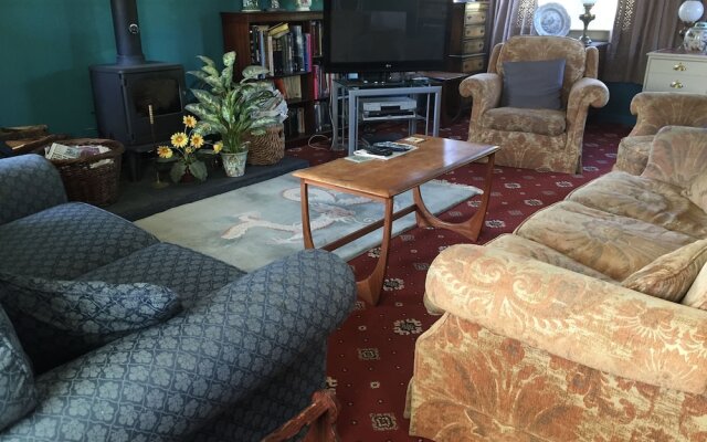 Lowri Cottage Hotel