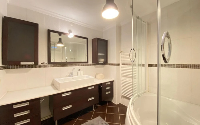 Missafir Flat With Bosphorus View in Kuzguncuk