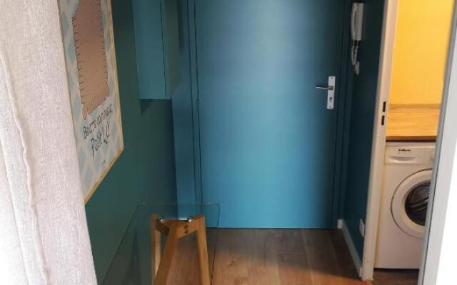 Joli studio - Parking Privé - WIFI