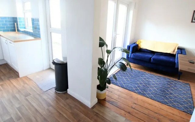 Contemporary Home in Friendly Easton - Free Parking