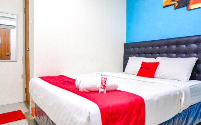 RedDoorz @ Darmo Park 1 Surabaya