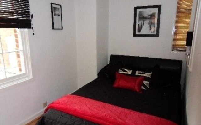 Holly House Bed & Breakfast