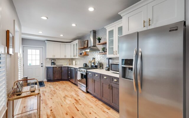 Trendy Fairmount Gem Roof Deck