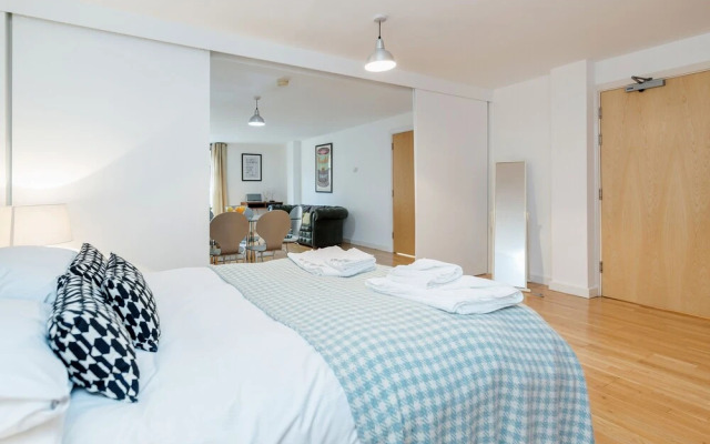 The Bateman's Shoreditch 2 Bed Flat by BaseToGo
