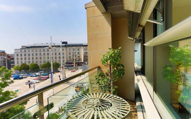 Live in Leeds Millenium Square Apartment