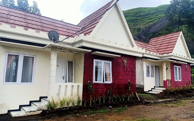 Istana Bromo Resort and Resto