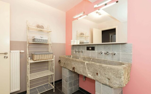 Magnificent Character Cottage with Spa Tub near Marche-en-Famenne