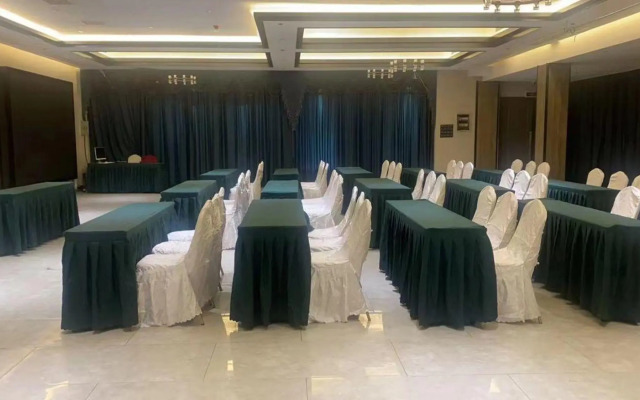 Longquan Nanguo Garden Hotel