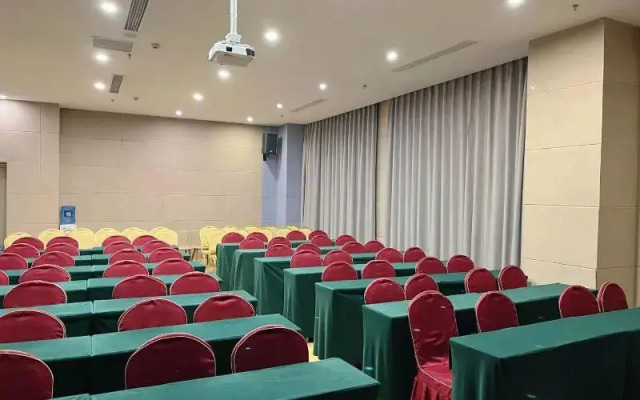 Ji Hotel (Zhengzhou Convention and Exhibition Cent