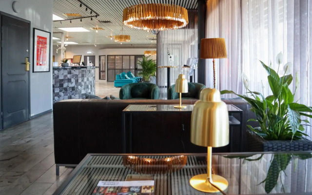 Apple Hotel