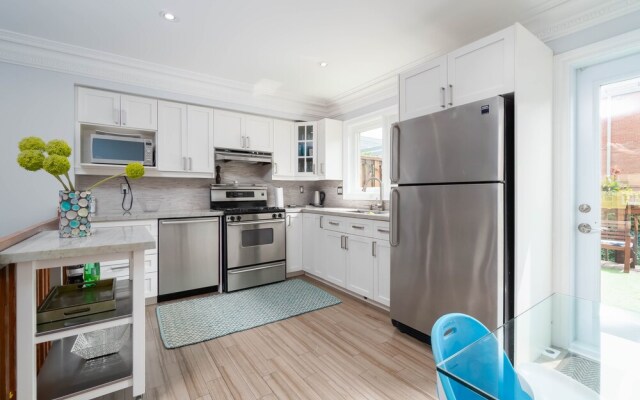3 Bedroom 2 Bath Large Patio and CN View