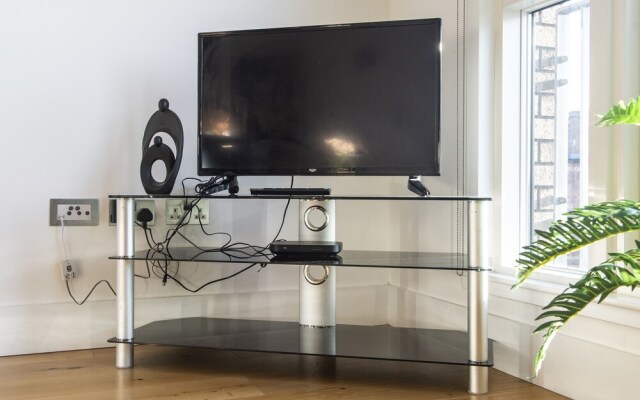 Fountain Bridge apartment