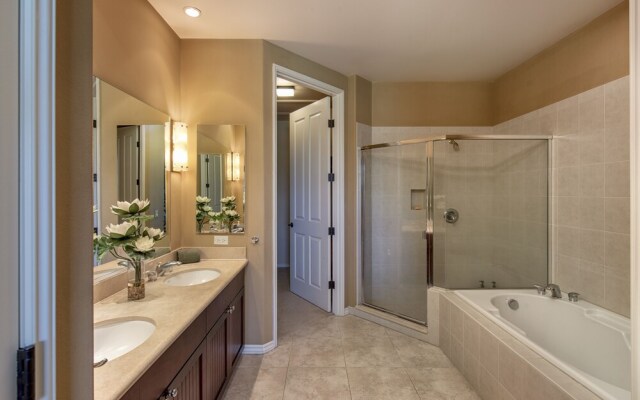 Fairway S Waikoloa F6 3 Bedroom Villa by RedAwning