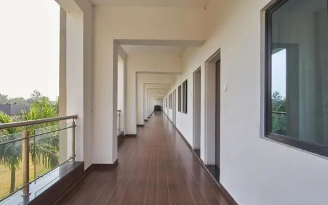 Banyan Paradise Resort