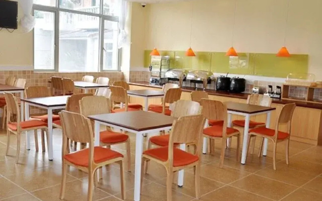 Home Inn Selected (Shanghai Huinan Metro Station)