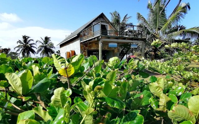 Afro Beach Eco Resort