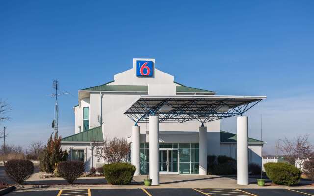 Motel 6 Dale, IN