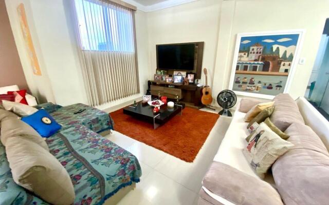 Lindo residencial a 350m do Farol da Orla