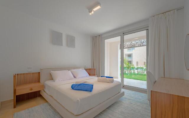 Seaview 3 BR with Beach & Pool access BBQ in Mangroovy