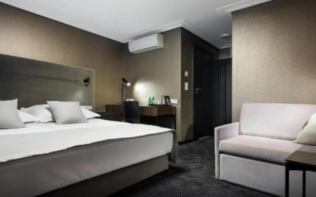 Hotel Logos