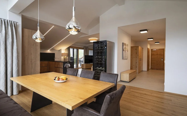Lakeside-Luxury Apartments