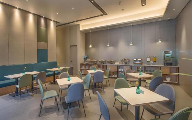 Home Inn Selected Nanjing Xuanwu Lake Xinmofan Malu Metro Station