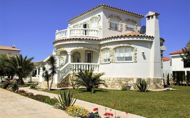 Villa With 3 Bedrooms in Ampolla, With Wonderful sea View, Private Poo