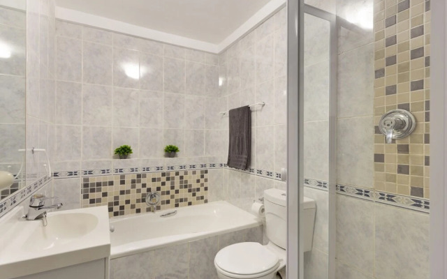 African Beauty at The Bay