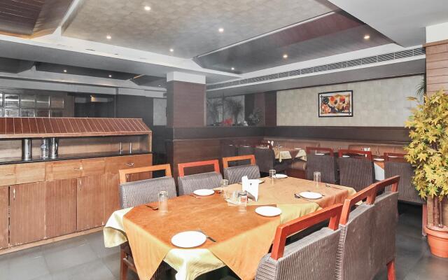 Capital O 24450 Hotel Surabhi