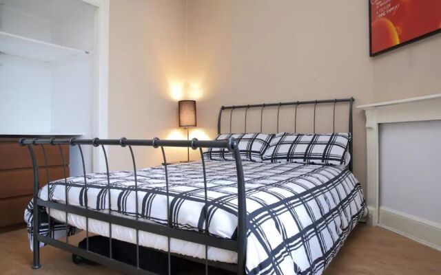 1 Bedroom Apartment Near Royal Mile
