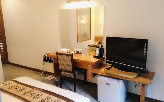 Naluwan Spring Resort Hotel