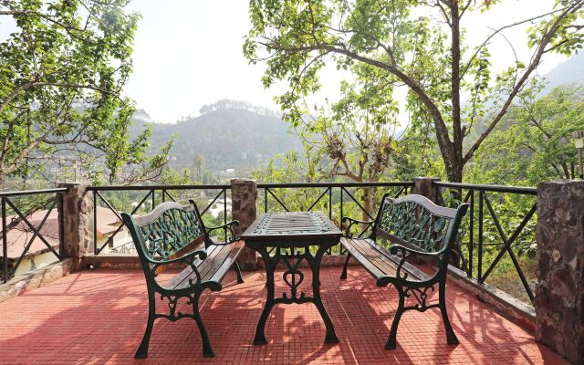 OYO 13076 Home Boutique 3BHK Villa Bhimtal